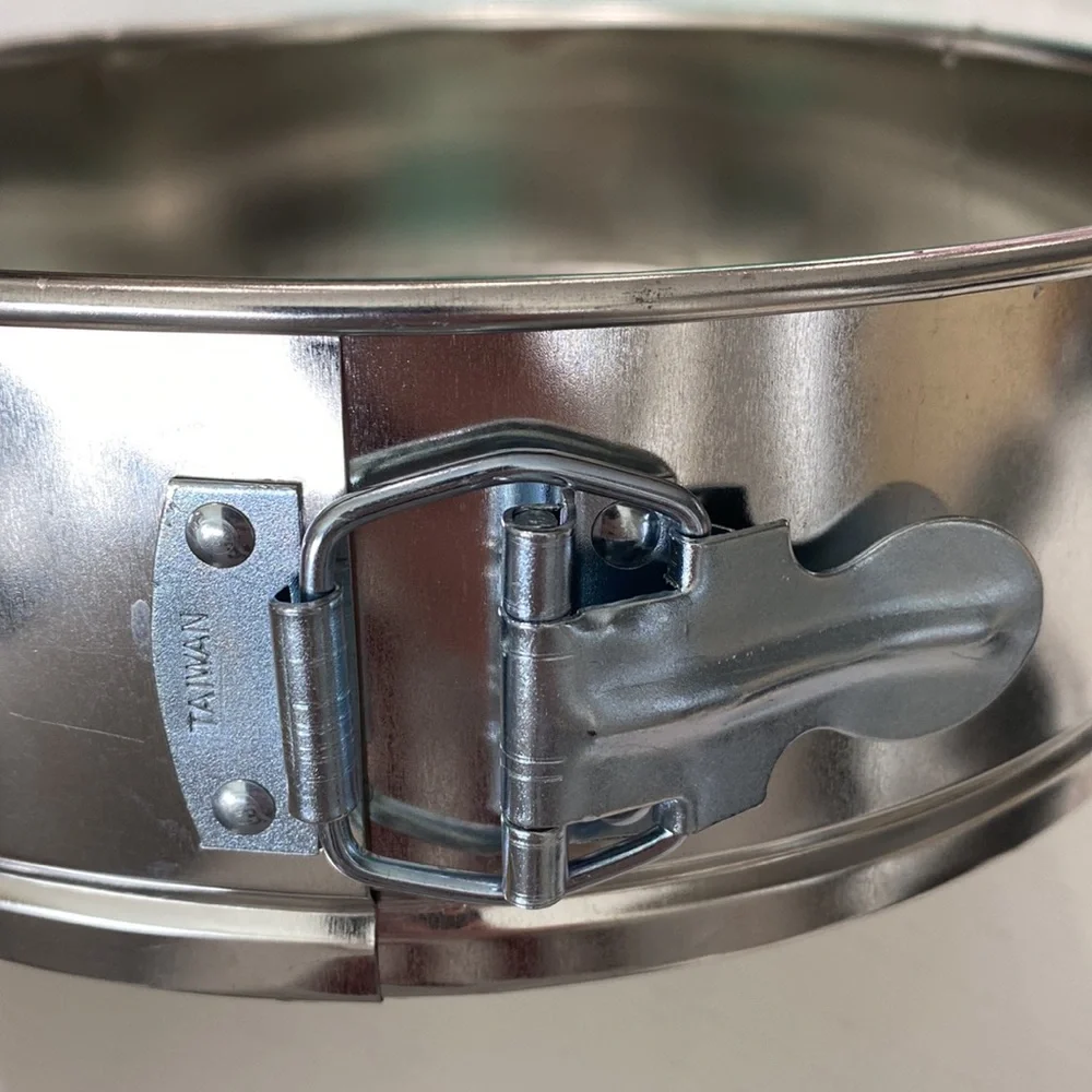 10” Springform Silver Tone Pan